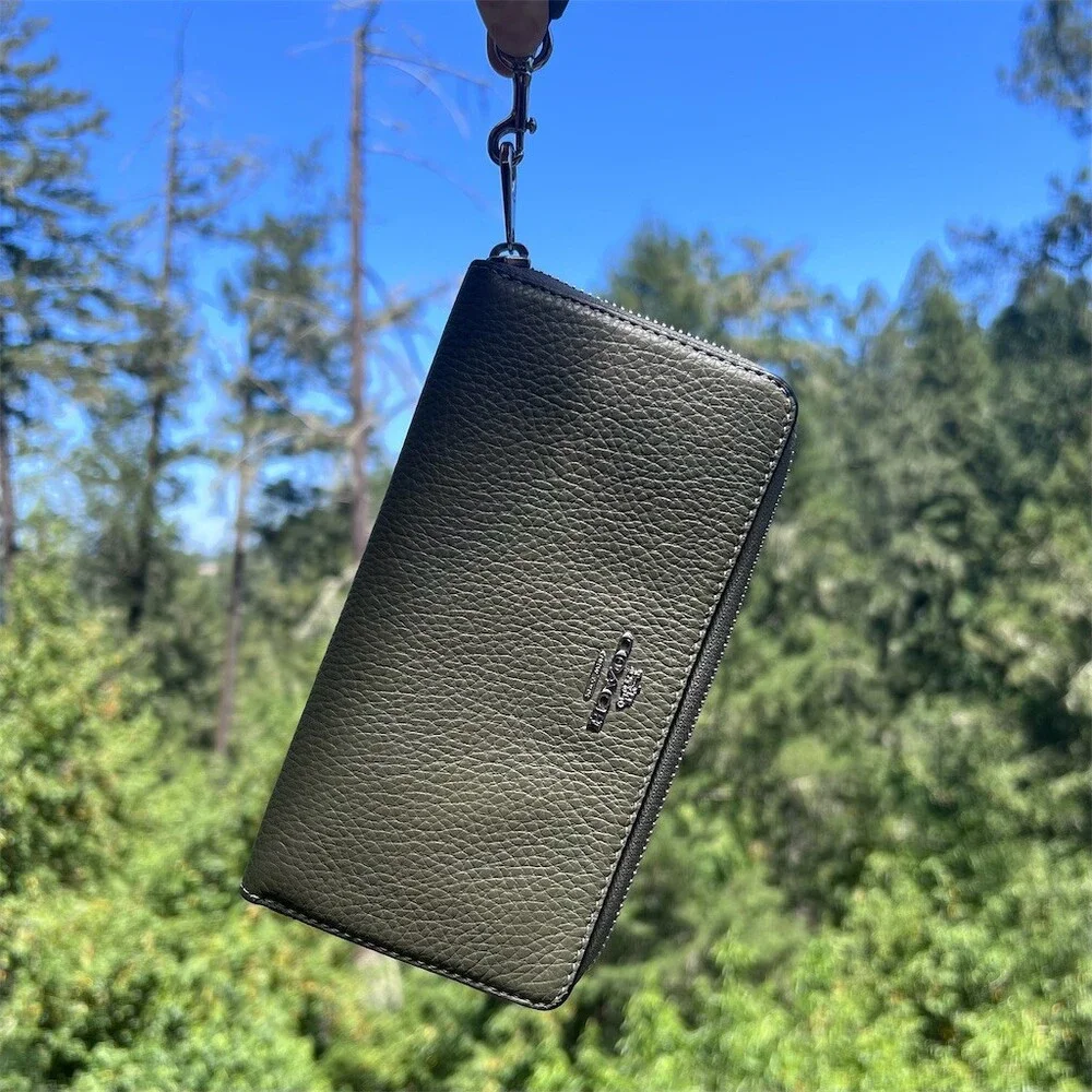 COACH Long Zip-Around Pebble Leather Wallet Green w Silver Hardware AUTHENTIC